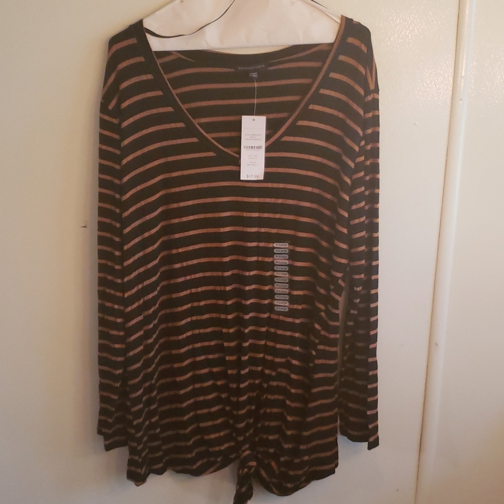 NWT Signature Studio Top
